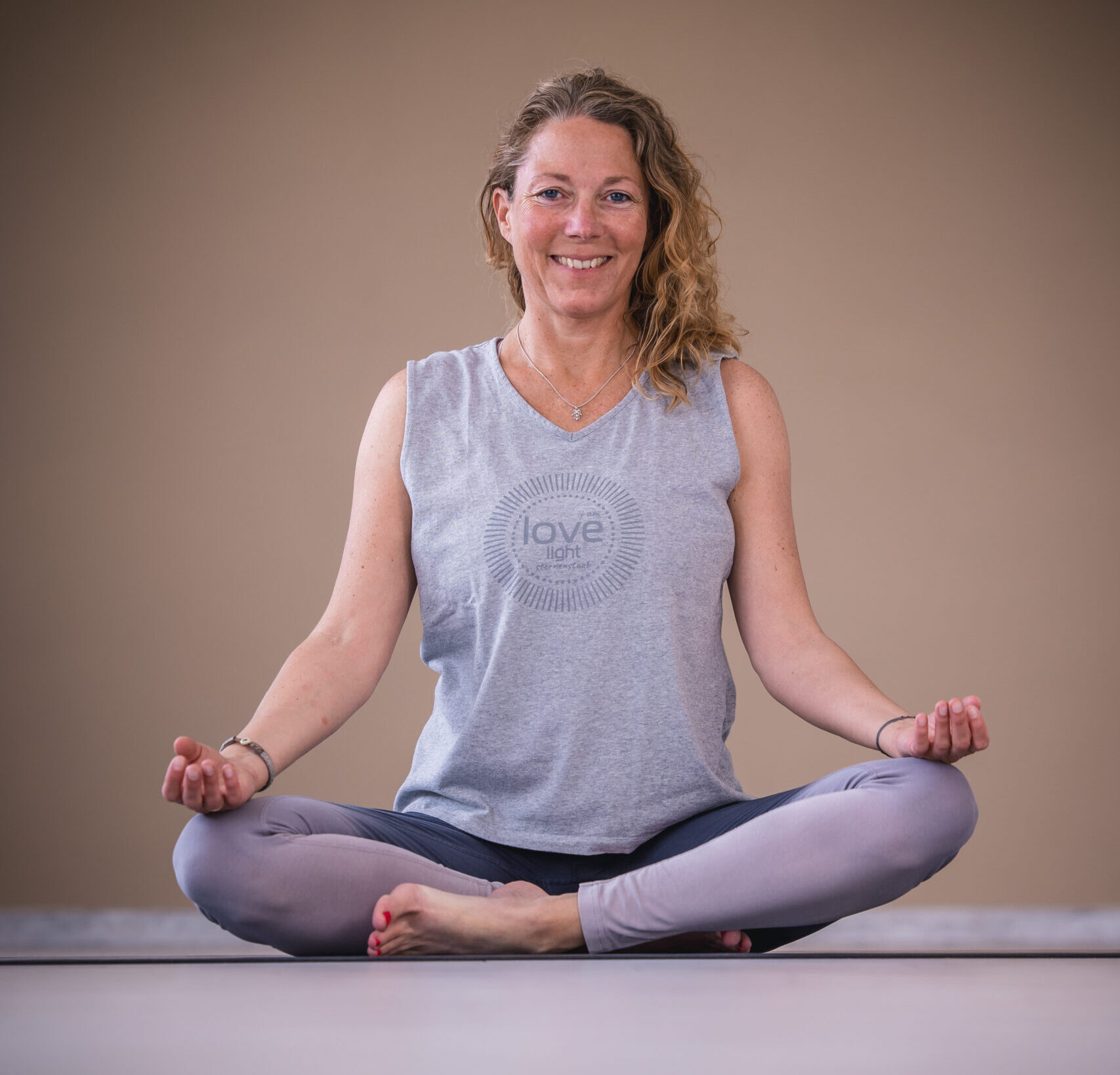 009_3C9A7146_Anja-Schnell-Fotografie_Surya Yoga Studio Shooting Tag